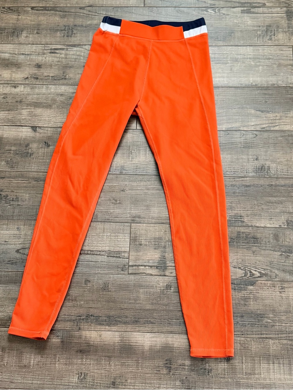 WILO Active Leggings in Bright Orange with Navy Trim